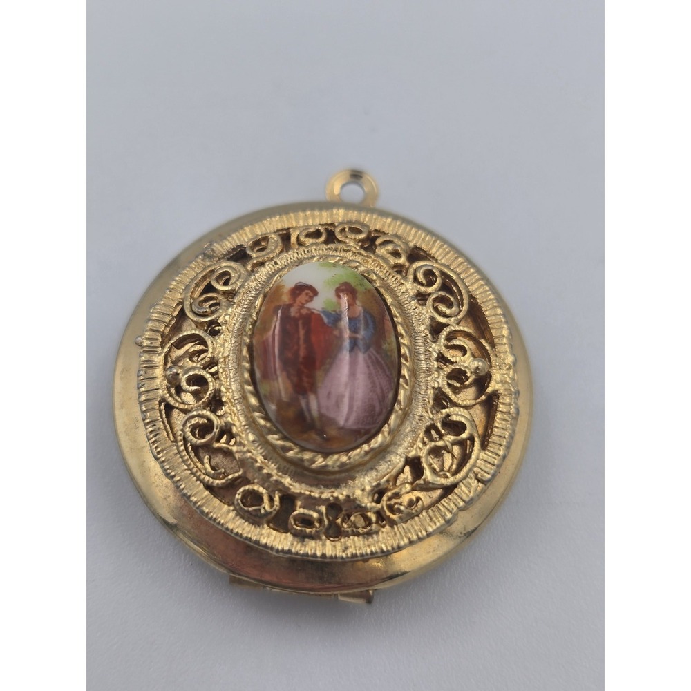 Vintage Locket Fragonard Cameo Courting Couple Gold Tone Pendant - Picture 2 of 8